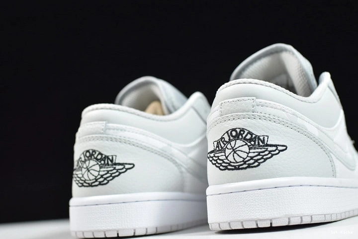 Low Jordan White - 1 DC9036-100 Camo 0110